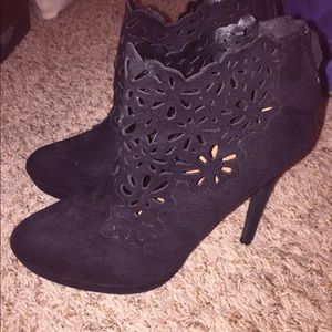 black bootie heels! SOLD